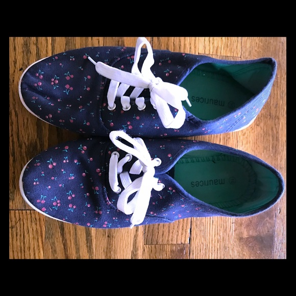Maurices Shoes - ❤️Maurices 🌸Floral print canvas shoe